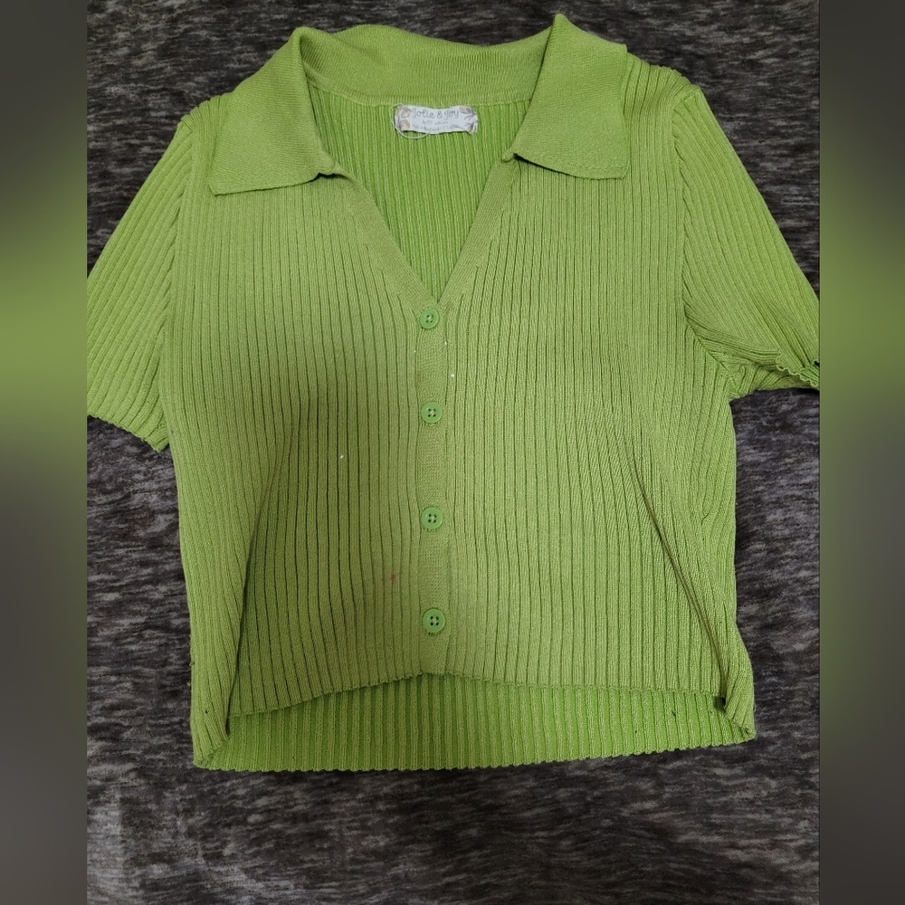 Girls size XL green shirt